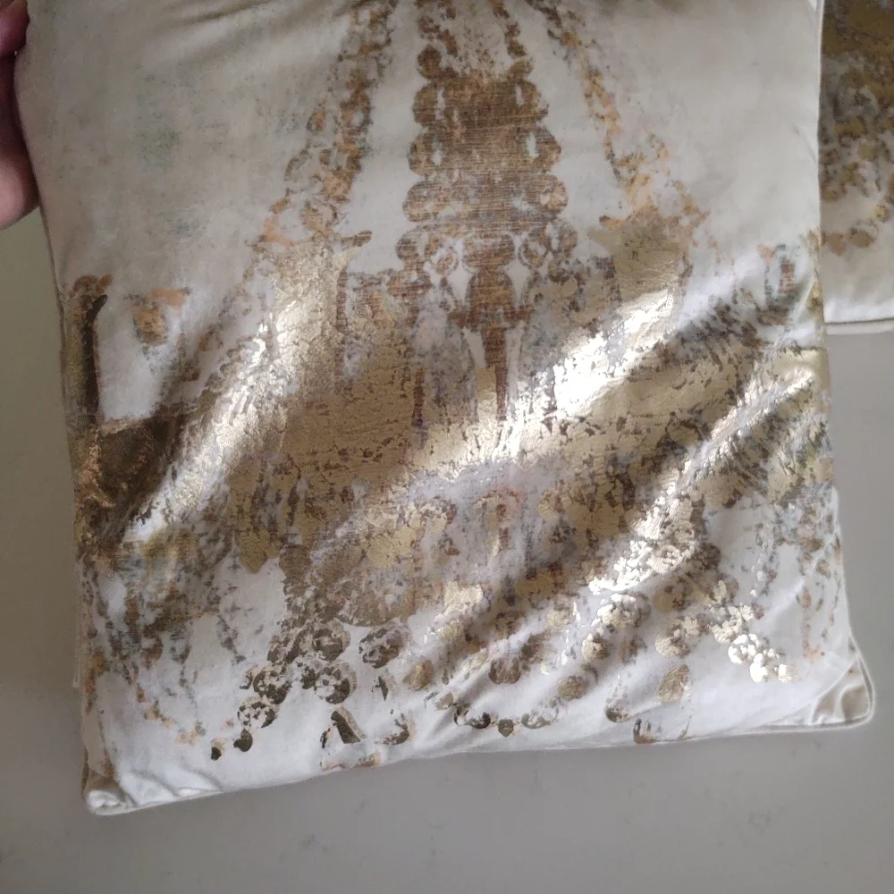 OLIVER Gal White Gold Diamonds Throw Pillows